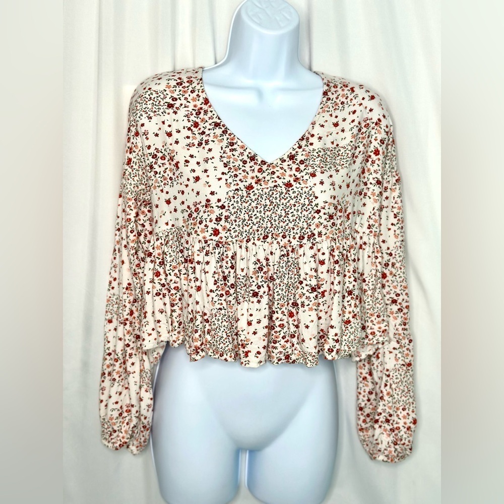 Arizona Jean Company White and Red Floral Blouse (827)